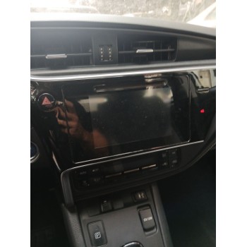 toyota auris (_e18_) del año 2015