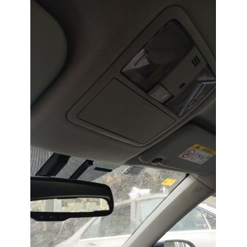 toyota auris (_e18_) del año 2015