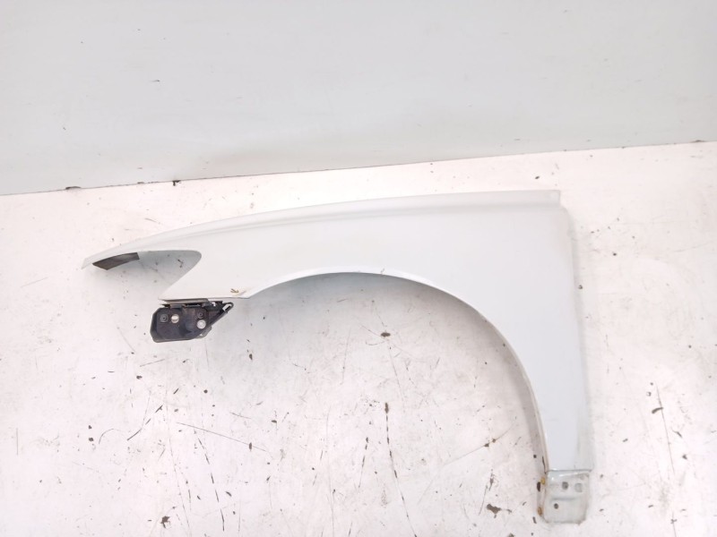 Recambio de aleta delantera izquierda para volvo s40 berlina 1.6 diesel cat referencia OEM IAM 31297540  