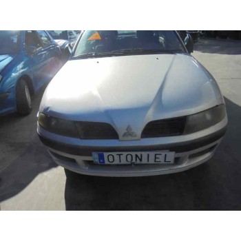 mitsubishi carisma berlina 5 (da0) del año 2001