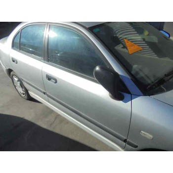 mitsubishi carisma berlina 5 (da0) del año 2001