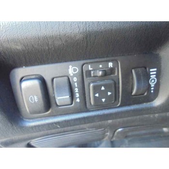 mitsubishi carisma berlina 5 (da0) del año 2001