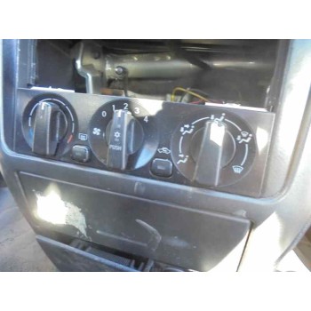 mitsubishi carisma berlina 5 (da0) del año 2001