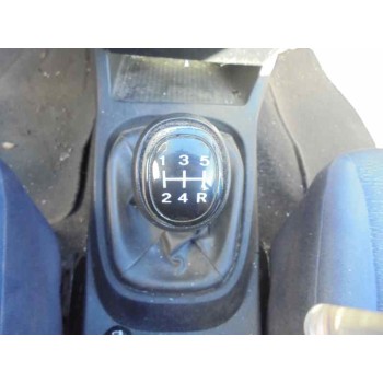 mitsubishi carisma berlina 5 (da0) del año 2001