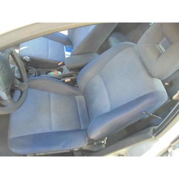 mitsubishi carisma berlina 5 (da0) del año 2001