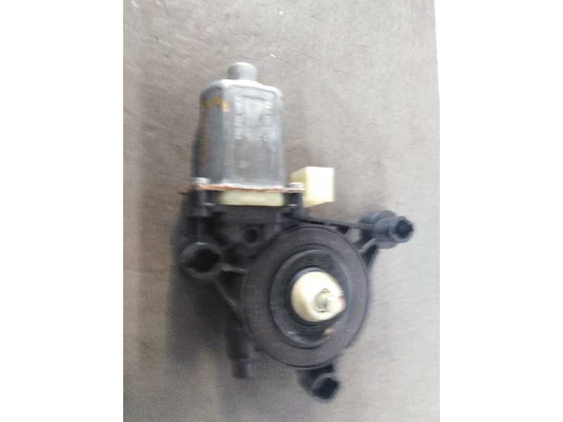 Recambio de motor elevalunas delantero izquierdo para seat leon st (5f8) reference plus referencia OEM IAM 5Q0959001B  