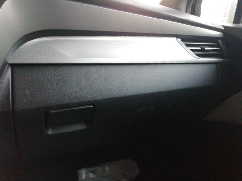 Recambio de guantera para toyota avensis touring sports advance referencia OEM IAM   