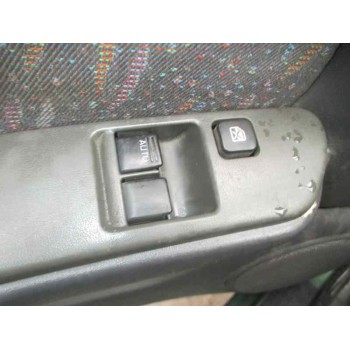 nissan primera berlina (p11) del año 1997