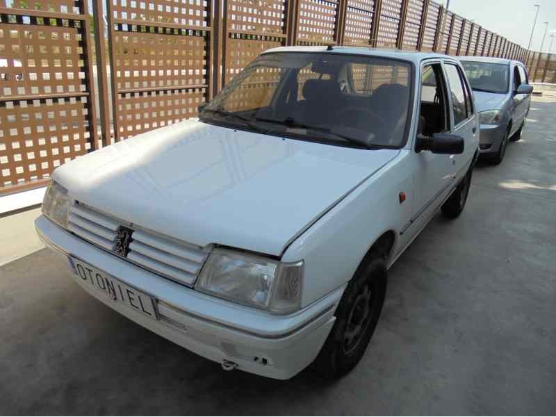 peugeot 205 berlina del año 1996
