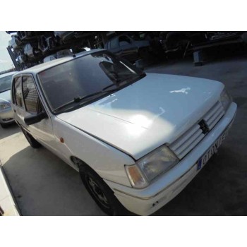 peugeot 205 berlina del año 1996