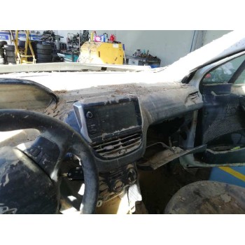 peugeot 208 del año 2015