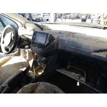 peugeot 208 del año 2015