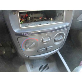 lancia lancia y del año 1996