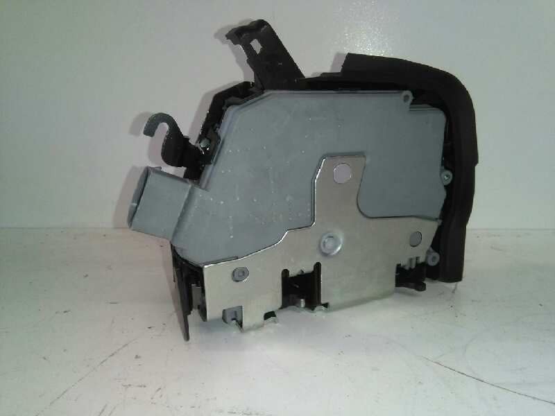 Recambio de cerradura puerta trasera derecha para bmw x5 (e53) referencia OEM IAM 51228402602 NUEVO 8402602 7 PINES