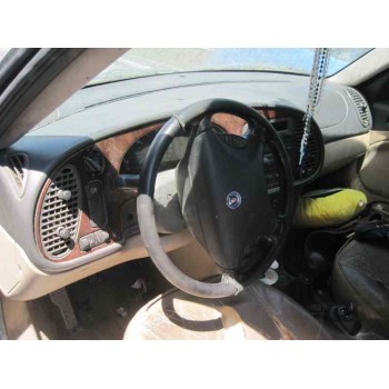 saab 9-3 berlina del año 2000