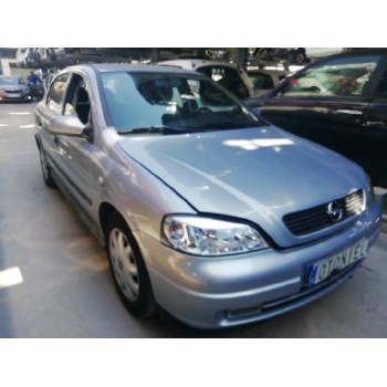 opel astra g berlina del año 2000