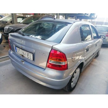 opel astra g berlina del año 2000