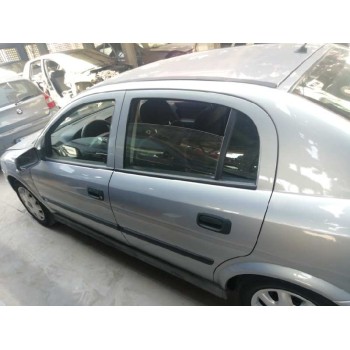 opel astra g berlina del año 2000