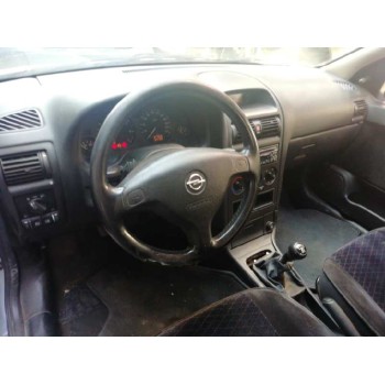 opel astra g berlina del año 2000