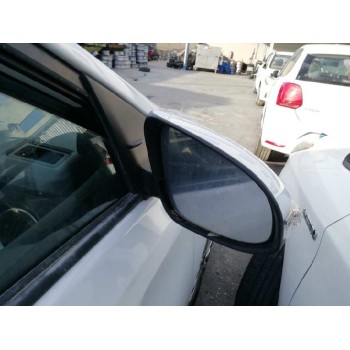 toyota auris del año 2013