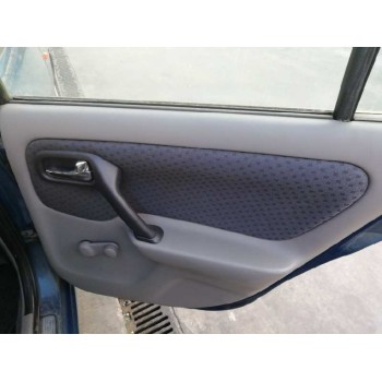 nissan primera berlina (p11) del año 2001