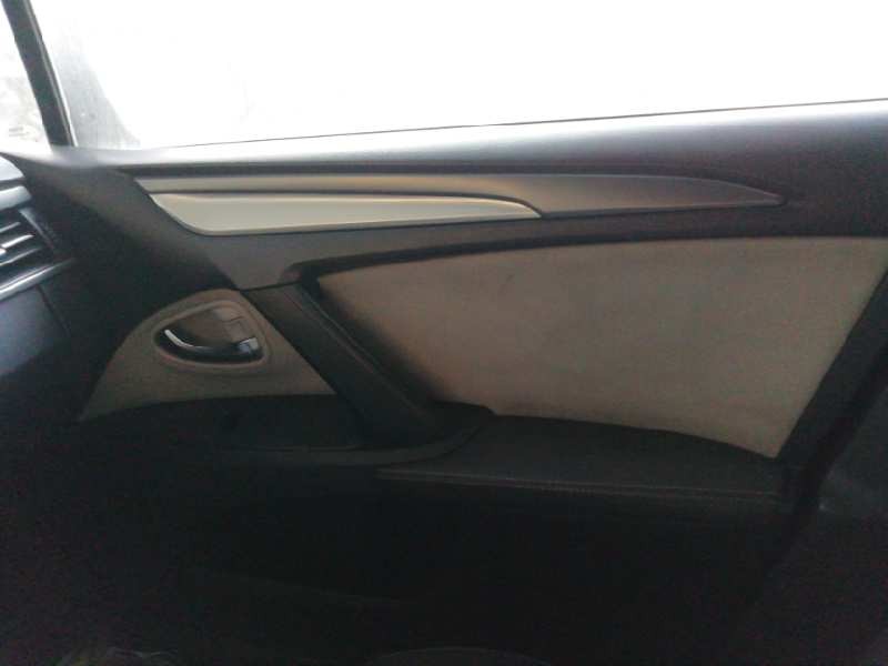 Recambio de guarnecido puerta delantera derecha para toyota avensis touring sports advance referencia OEM IAM   