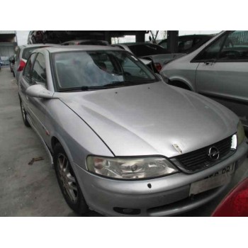 opel vectra b berlina del año 2000