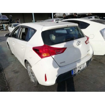 toyota auris del año 2013