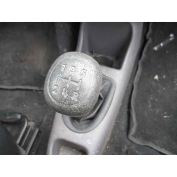 ford fiesta berlina del año 2000