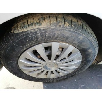 toyota auris del año 2013