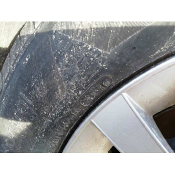 toyota auris del año 2013