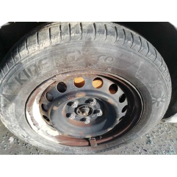 toyota auris del año 2013