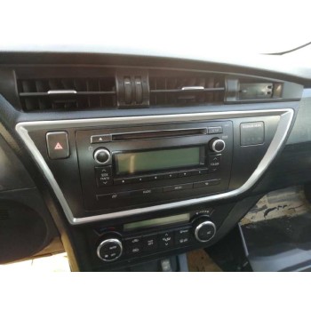 toyota auris del año 2013