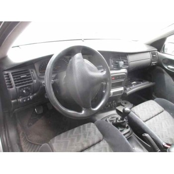 opel vectra b berlina del año 2000