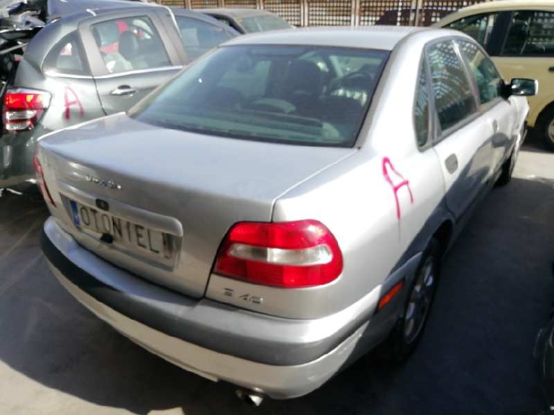 volvo s40 berlina del año 2000