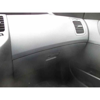 nissan primera berlina (p12) del año 2004