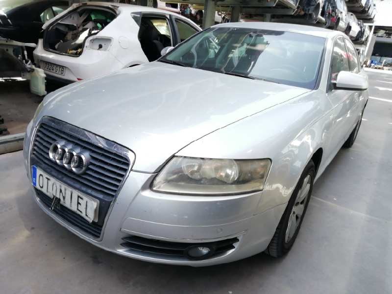 AUDI A6 BERLINA (4F2)