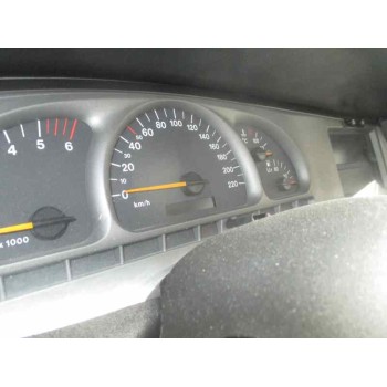 opel vectra b berlina del año 2000