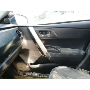 toyota auris del año 2013