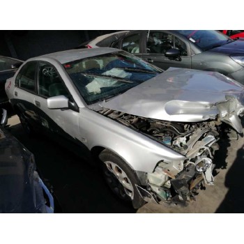 volvo s40 berlina del año 2000