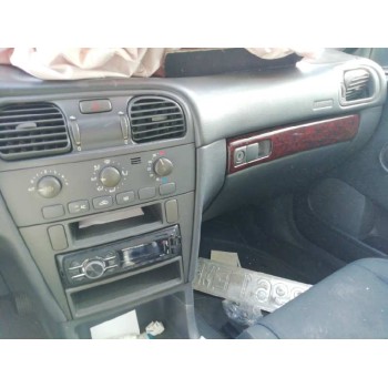 volvo s40 berlina del año 2000