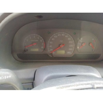 volvo s40 berlina del año 2000