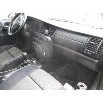 opel vectra b berlina del año 2000