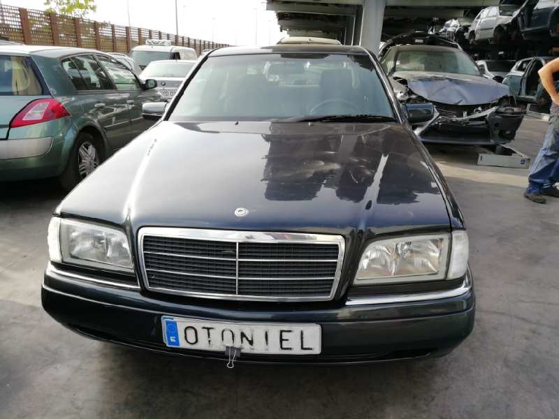mercedes-benz clase c (w202) berlina del año 1999