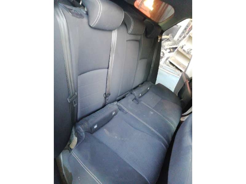 Recambio de asientos traseros para toyota avensis touring sports advance referencia OEM IAM   