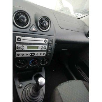 ford fiesta (cbk) del año 2004