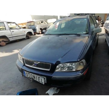 volvo v40 familiar del año 2001