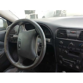 volvo v40 familiar del año 2001