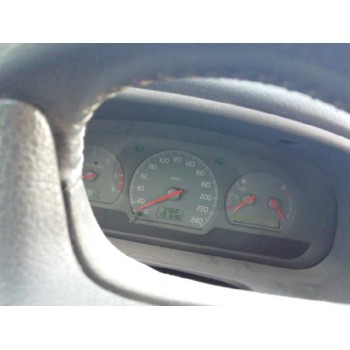 volvo v40 familiar del año 2001