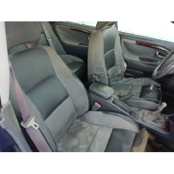 volvo v40 familiar del año 2001